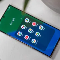 Key Google Apps Enhance Samsung Phone Experience