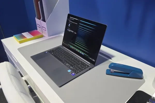 Windows 11 Expands Dark Mode for Samsung Galaxy Books