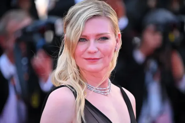 Kirsten Dunst Eyes Role in Blockbuster Minecraft Sequel