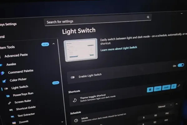 PowerToys Bug Causes Theme Switch in Windows 11