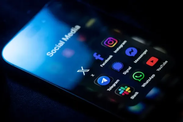 Spyware Targets Mobile Messaging Apps: CISA Alert