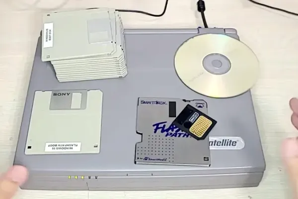 Windows95 Revived Using Floppy Drives and FlashPath