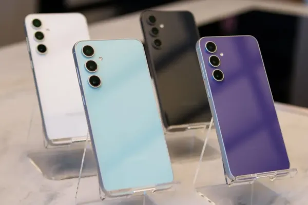 Samsung Rolls Out One UI 8 to U.S. S23 FE Devices Samsung Rolls Out One UI 8 to U.S. S23 FE Devices