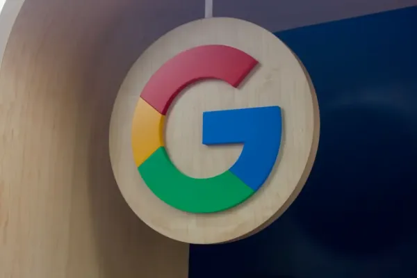 Google Tests Pastel Themes in Search on Large-Screens