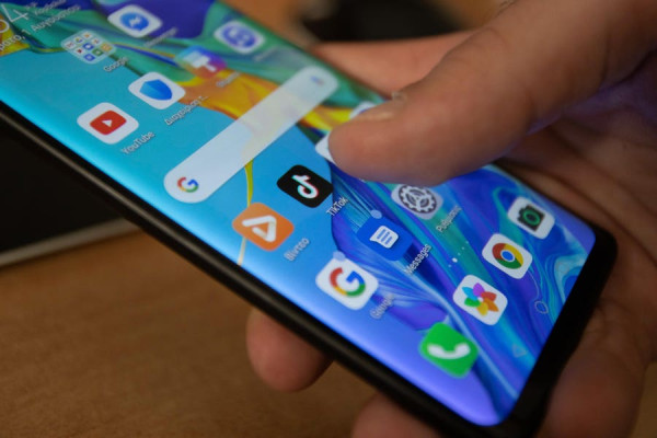 TikTok Offers Android Sideloading Amid Regulatory Challenges