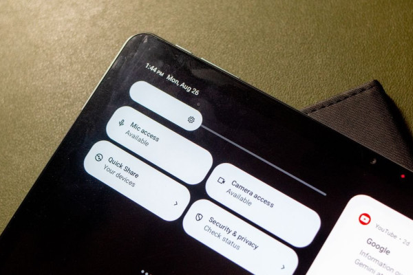 Google Play Services Beta Tests Drag-and-Drop for Quick Share on Tablets