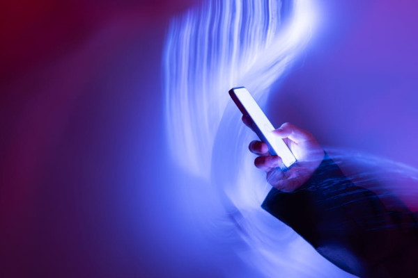 Meta Enhances WhatsApp and Messenger with Third-Party Chats Feature