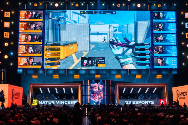 LAN Parties Thrive with Classic and Modern PC Games