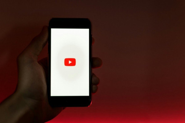 YouTube for Android Tests Enhanced Miniplayer with Improved Controls