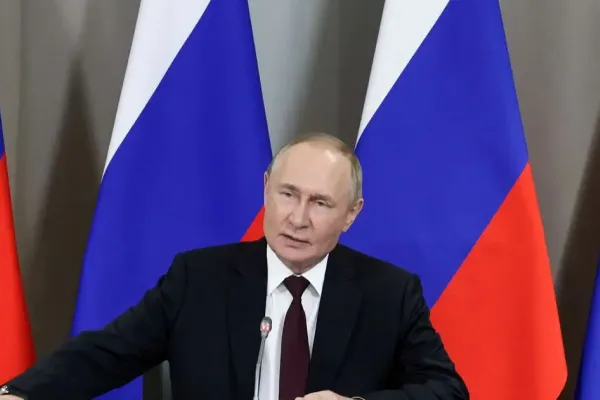 Russia Blocks WhatsApp, Promotes National Messenger App Max