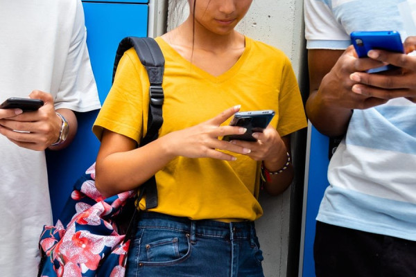 Fizz Messaging App Suspended at Vermont High School Over Content Concerns