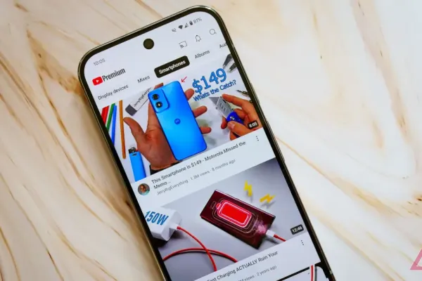 YouTube Users Experience Auto-Play Feature Amid Algorithm Concerns