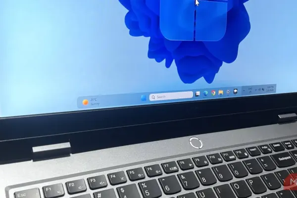 Enhance Windows 11 Taskbar with Windhawk Customizations