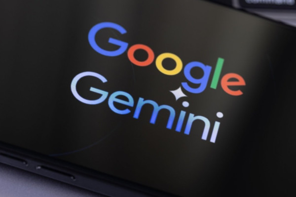 Google Expands Gemini Live Voice AI to All Android Users