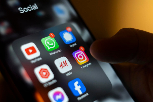 Signal Faces Restrictions in Russia and Venezuela Amid Political Tensions