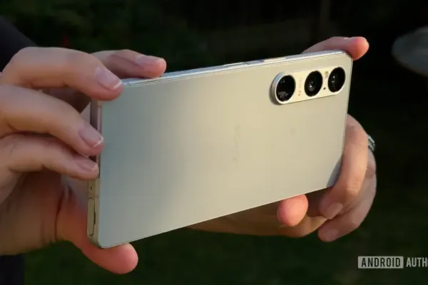 Google Phone's Orientation Shift Causes User Confusion