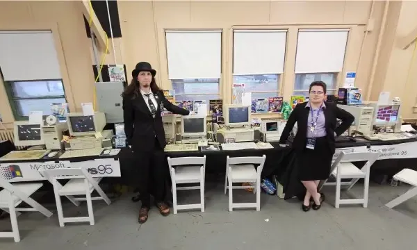 Commodore Z and Ms-Dos5 Celebrate Windows 95's 30th Anniversary