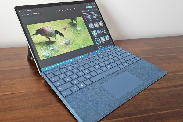 Microsoft Surface Pro Excels in Battery Life, Performance, Compatibility