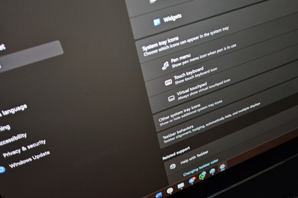 Windows 11 Build 26236 Enhances Taskbar, Settings App with New Toggles