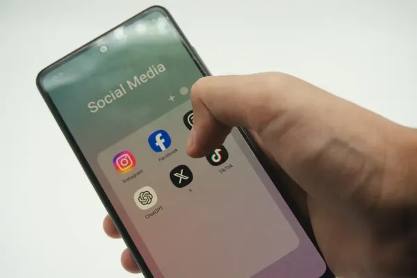 X Users Report Widespread App and Website Issues