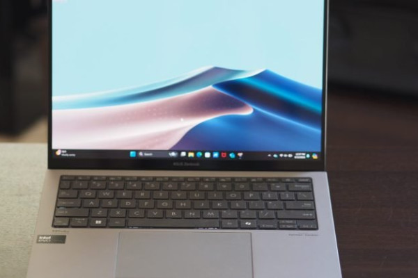 Asus Zenbook S 13 OLED vs. Apple MacBook Air M3: A Detailed Comparison