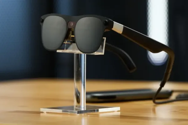 Google Previews New Smartglasses with AI Features
