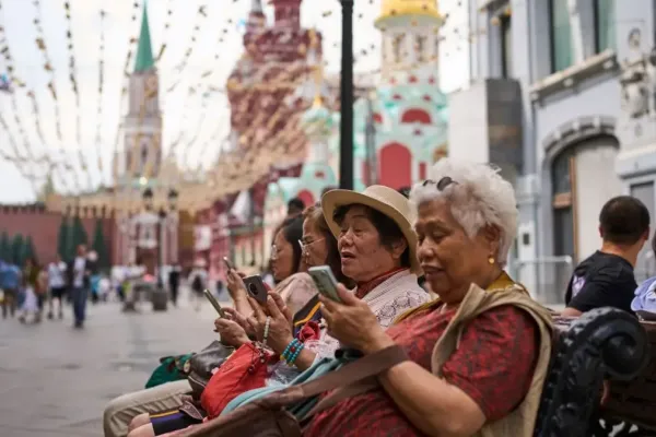 Russia Limits Calls on WhatsApp and Telegram to Curb Crime