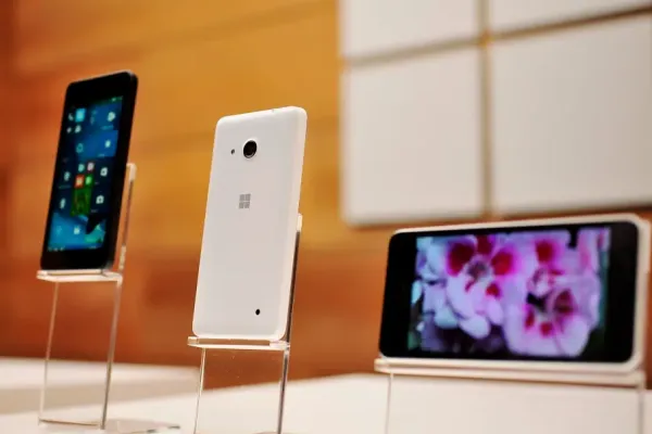 Microsoft Explores Surface Phone Concept to Boost Mobile Strategy Microsoft Explores Surface Phone Concept to Boost Mobile Strategy