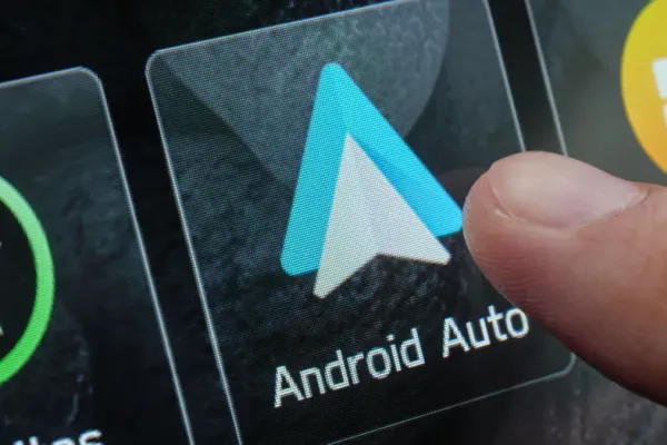 Explore Alternatives as Android Auto Exits Vehicles
