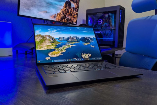 ASUS Zenbook 14 Q415M: Budget Ultrabook with High Ratings and OLED Display