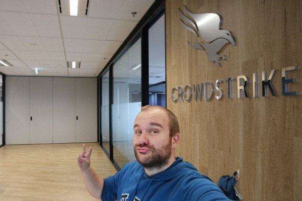 Viral AI-Generated Photo Sparks Frenzy Amid CrowdStrike IT Outage