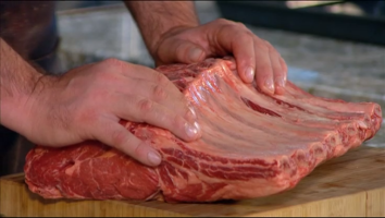 Pro мясо: Окровавленный ростбиф, Перечный соус,  Карамелизованный редис